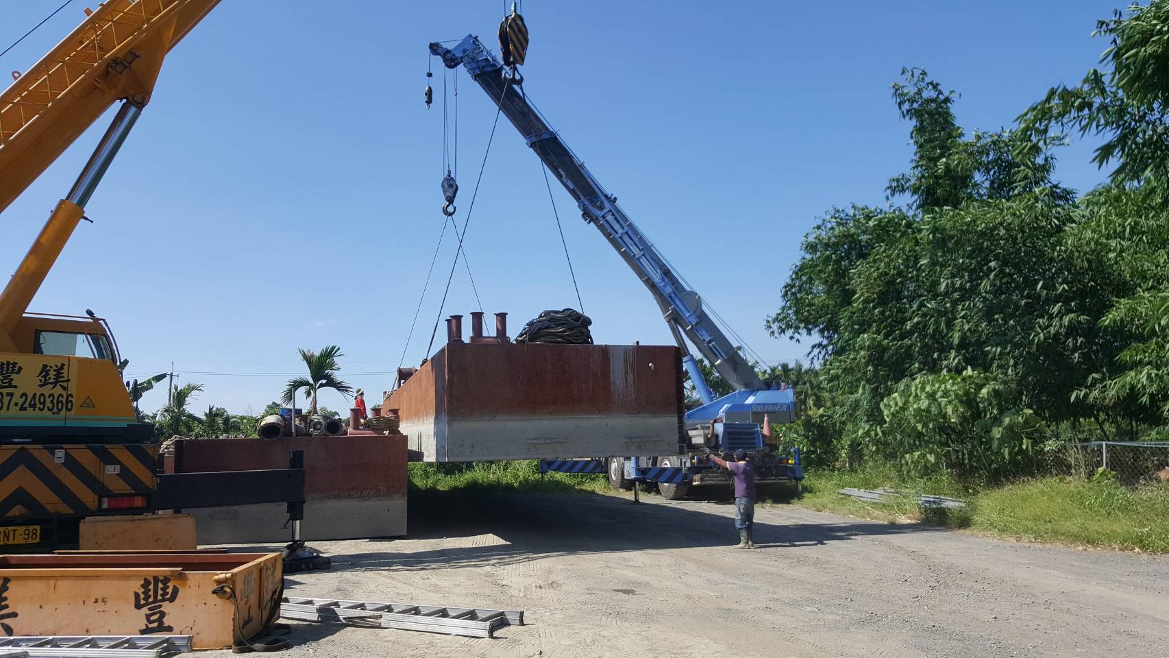 工廠工程廠房起重回頭車搬遷